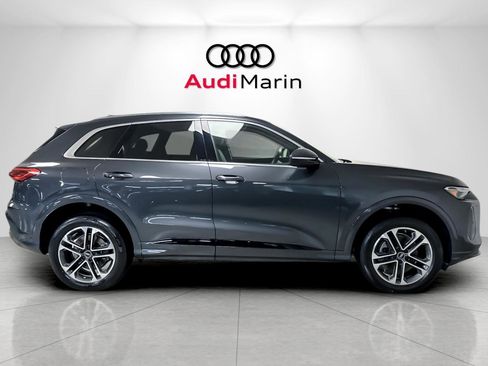 Used 2025 Audi Q5 Premium w/ Convenience Package image 6