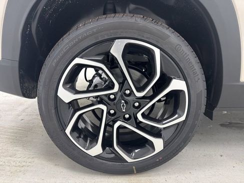 New 2026 Chevrolet Trax RS FWD image 32