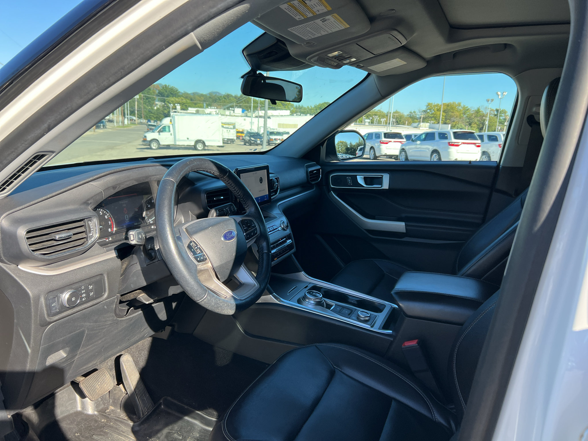 Used 2020 Ford Explorer XLT w/ Equipment Group 202A AWD/4WD image 13