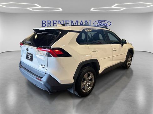 Used 2022 Toyota RAV4 XLE AWD/4WD image 5