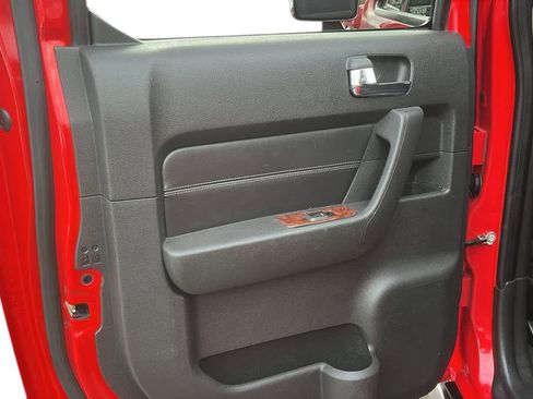 Used 2009 HUMMER H3T Alpha image 21