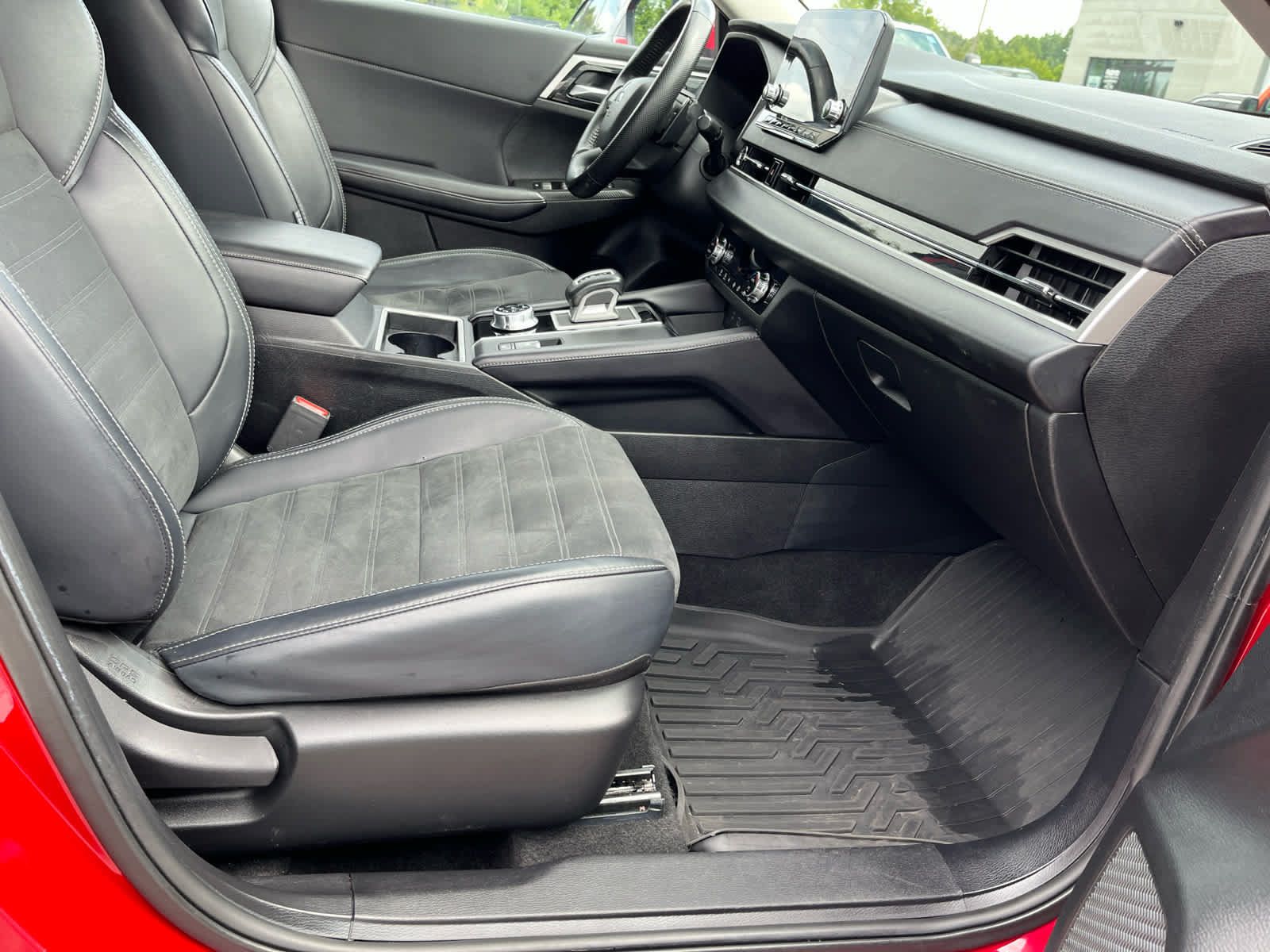 Used 2024 Mitsubishi Outlander SE AWD/4WD image 35