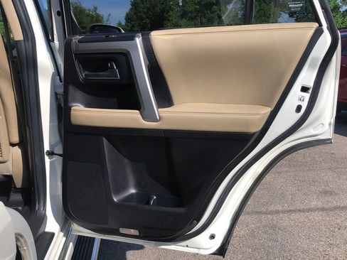Used 2015 Toyota 4Runner Limited image 12