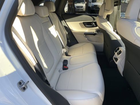 New 2026 Mercedes-Benz GLC 300 image 40