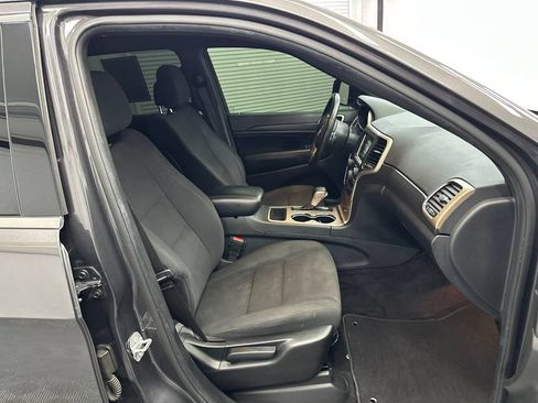 Used 2016 Jeep Grand Cherokee Laredo w/ Quick Order Package 23E RWD image 14