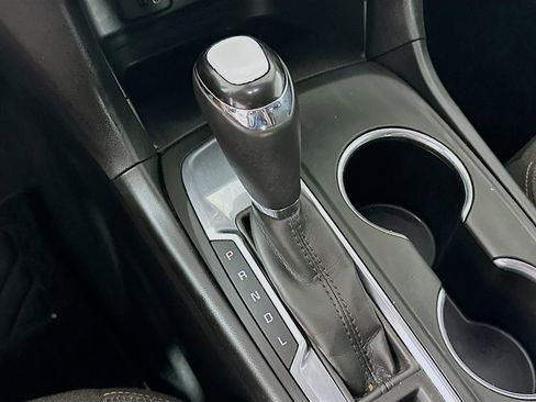 Used 2018 Chevrolet Equinox LT image 24