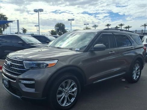 Certified 2021 Ford Explorer XLT w/ Equipment Group 202A image 9