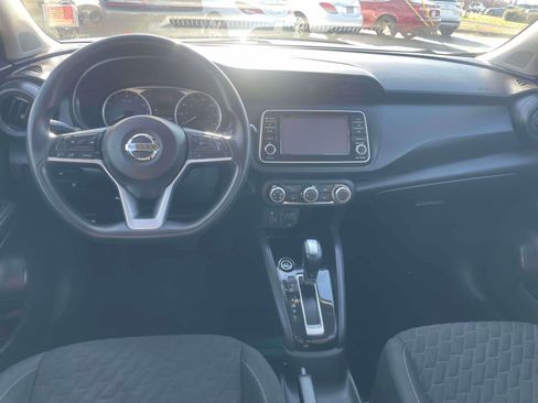 Used 2021 Nissan Kicks S image 7