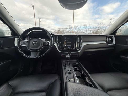 Used 2018 Volvo XC60 T5 Momentum w/ Advanced Package image 20