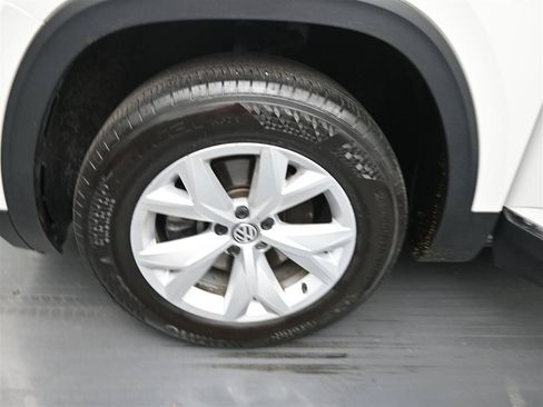 Used 2018 Volkswagen Atlas SEL FWD image 17