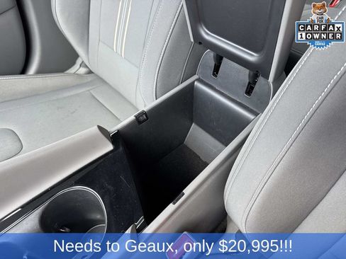 Used 2025 Hyundai Elantra SEL FWD image 51