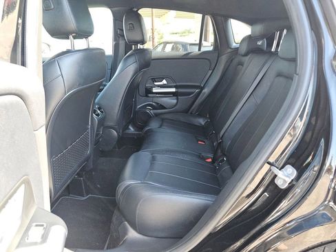 Used 2025 Mercedes-Benz GLA 250 image 17