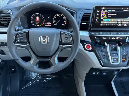 New 2026 Honda Odyssey Touring image 14