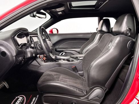 Used 2016 Dodge Challenger R/T Scat Pack w/ Leather Interior Group image 20