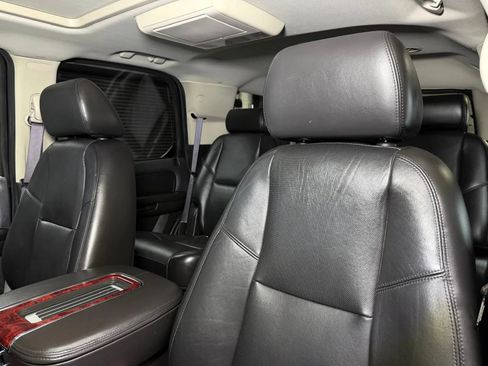 Used 2008 Cadillac Escalade AWD image 31