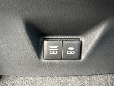 Certified 2025 Toyota Camry SE w/ Convenience Package AWD/4WD image 19