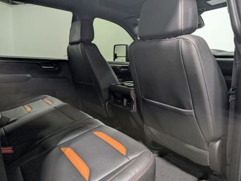 Used 2025 GMC Sierra 2500 AT4 w/ AT4 Premium Plus Package image 19