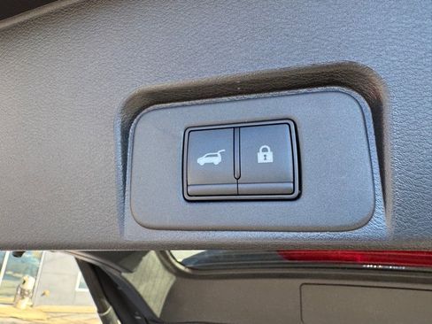 Certified 2025 Nissan Rogue SV image 11