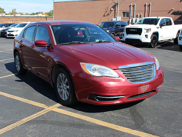 Used 2012 Chrysler 200 Touring w/ Cold Weather Group FWD image 4