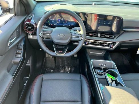 Used 2026 Chevrolet Equinox RS w/ Convenience Package III image 25