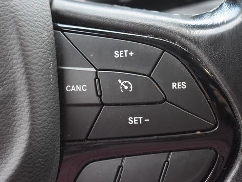 Used 2019 Chrysler Pacifica Touring Plus w/ S Appearance Package FWD image 28