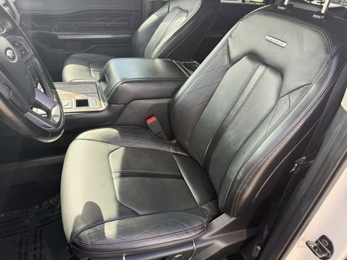 Used 2019 Ford Expedition Platinum image 21