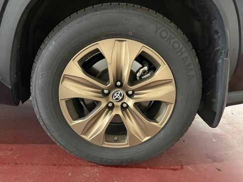 Used 2023 Toyota Highlander Bronze Edition AWD/4WD image 30