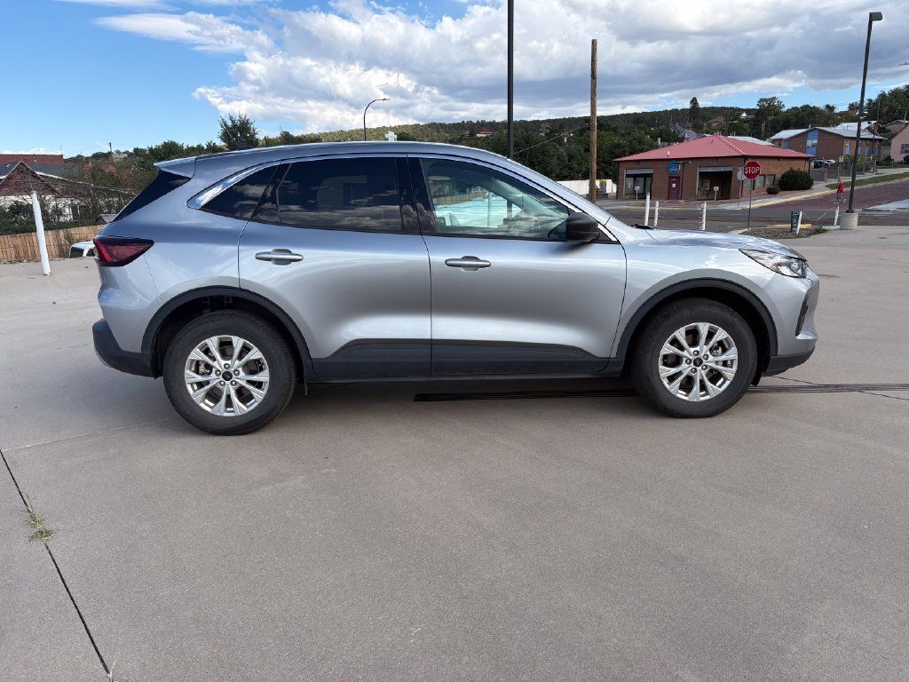 Used 2024 Ford Escape Active w/ Tech Pack #1 AWD/4WD image 4