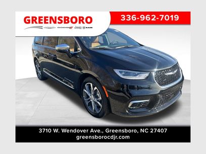 New 2026 Chrysler Pacifica Pinnacle w/ Trailer Tow Group