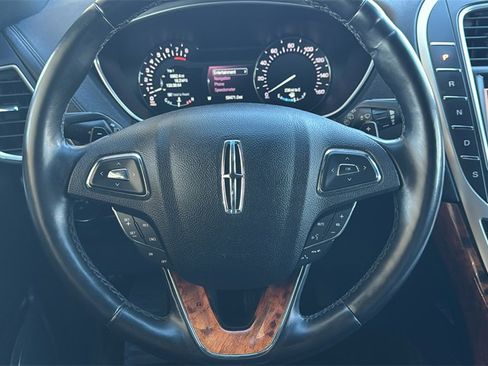 Used 2017 Lincoln MKX Reserve w/ Lincoln MKX Climate Package image 10