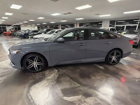 Used 2021 Honda Accord Touring image 6