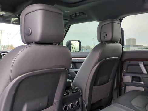 Certified 2024 Land Rover Defender 130 X-Dynamic SE image 18