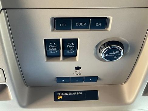 Used 2019 Chevrolet Tahoe LT AWD/4WD image 15