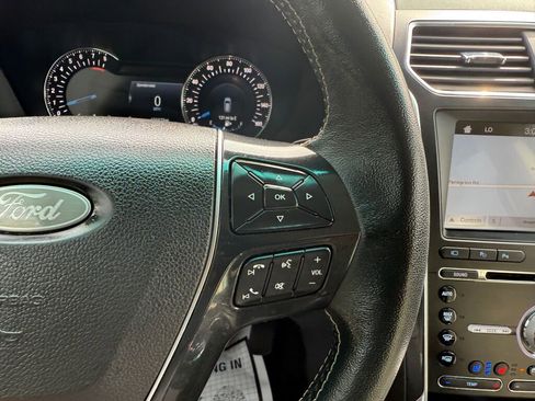 Used 2017 Ford Explorer Platinum image 16