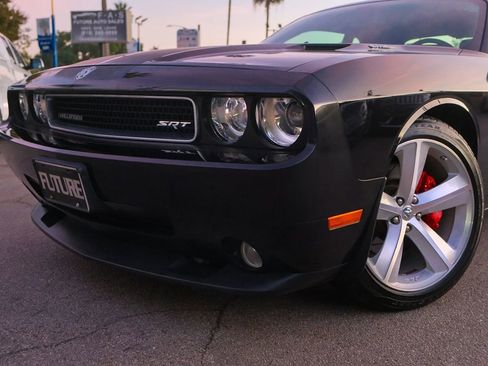 Used 2009 Dodge Challenger SRT8 w/ SRT Option Group II image 8