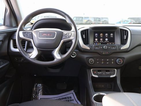 Used 2024 GMC Terrain SLE image 18