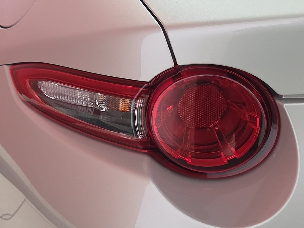 Used 2023 MAZDA MX-5 Miata Grand Touring w/ Weather Package RWD image 11