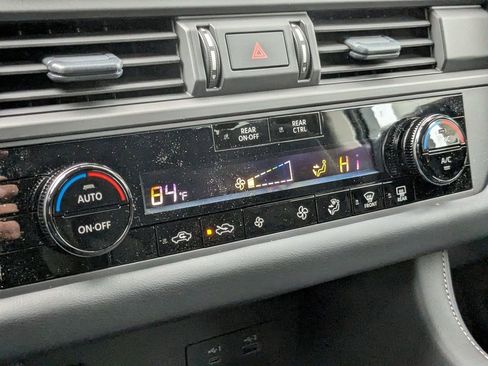 New 2025 Nissan Pathfinder S image 21