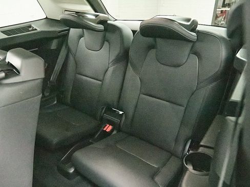 Used 2023 Volvo XC90 B5 Plus image 23