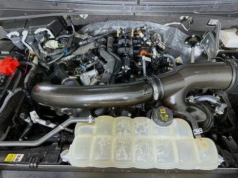 Used 2024 Ford Expedition Max XLT image 35