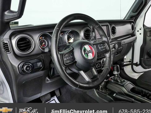 Used 2023 Jeep Wrangler Unlimited Sport AWD/4WD image 4