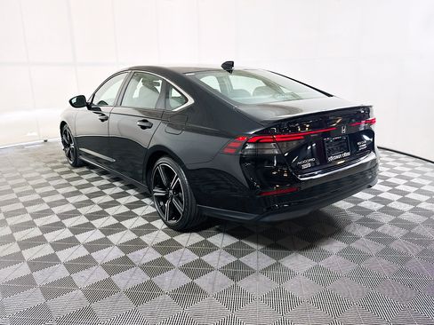 Used 2024 Honda Accord Sport image 5