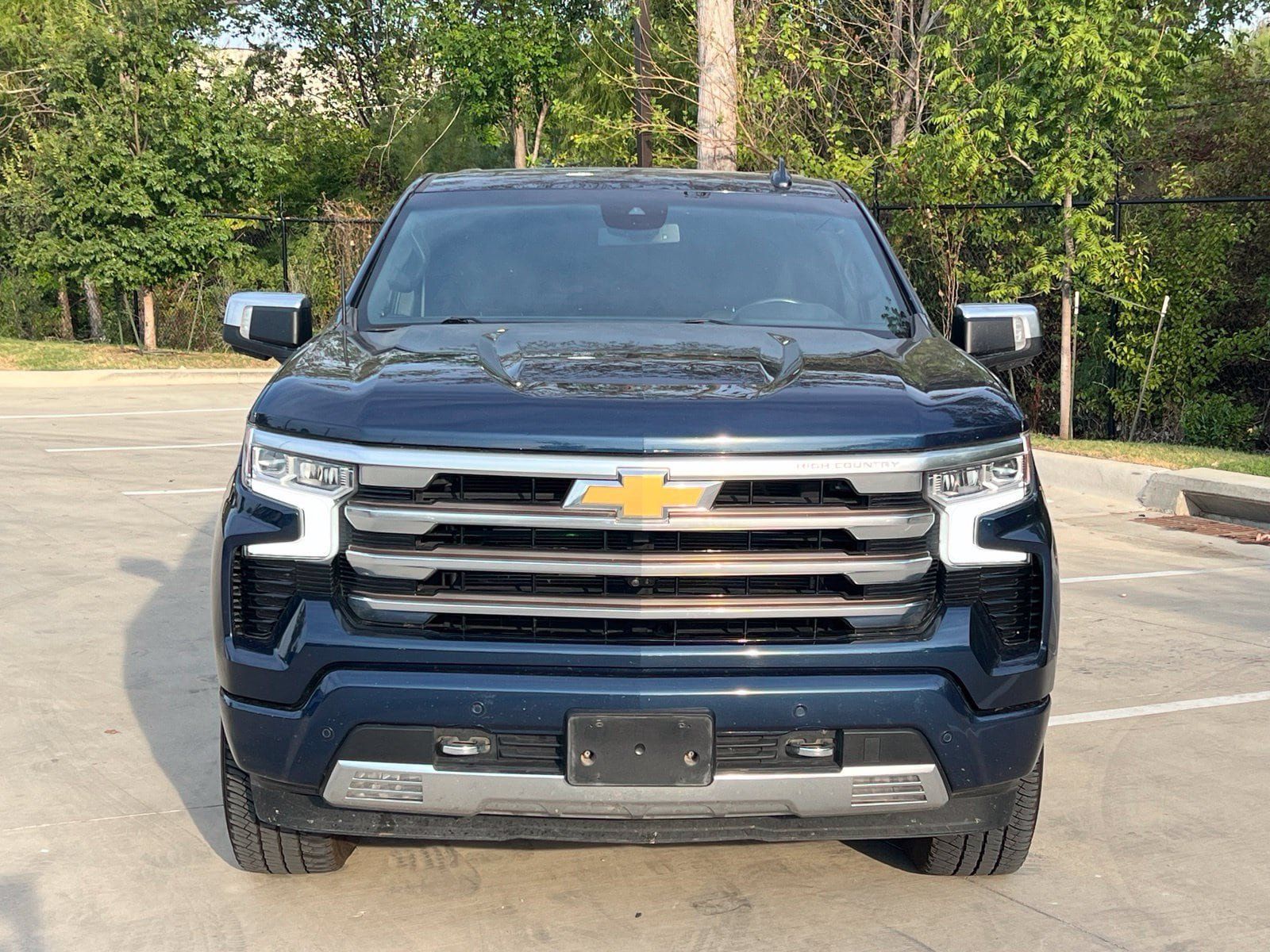 Used 2022 Chevrolet Silverado 1500 High Country w/ Z71 Off-Road Package AWD/4WD image 2