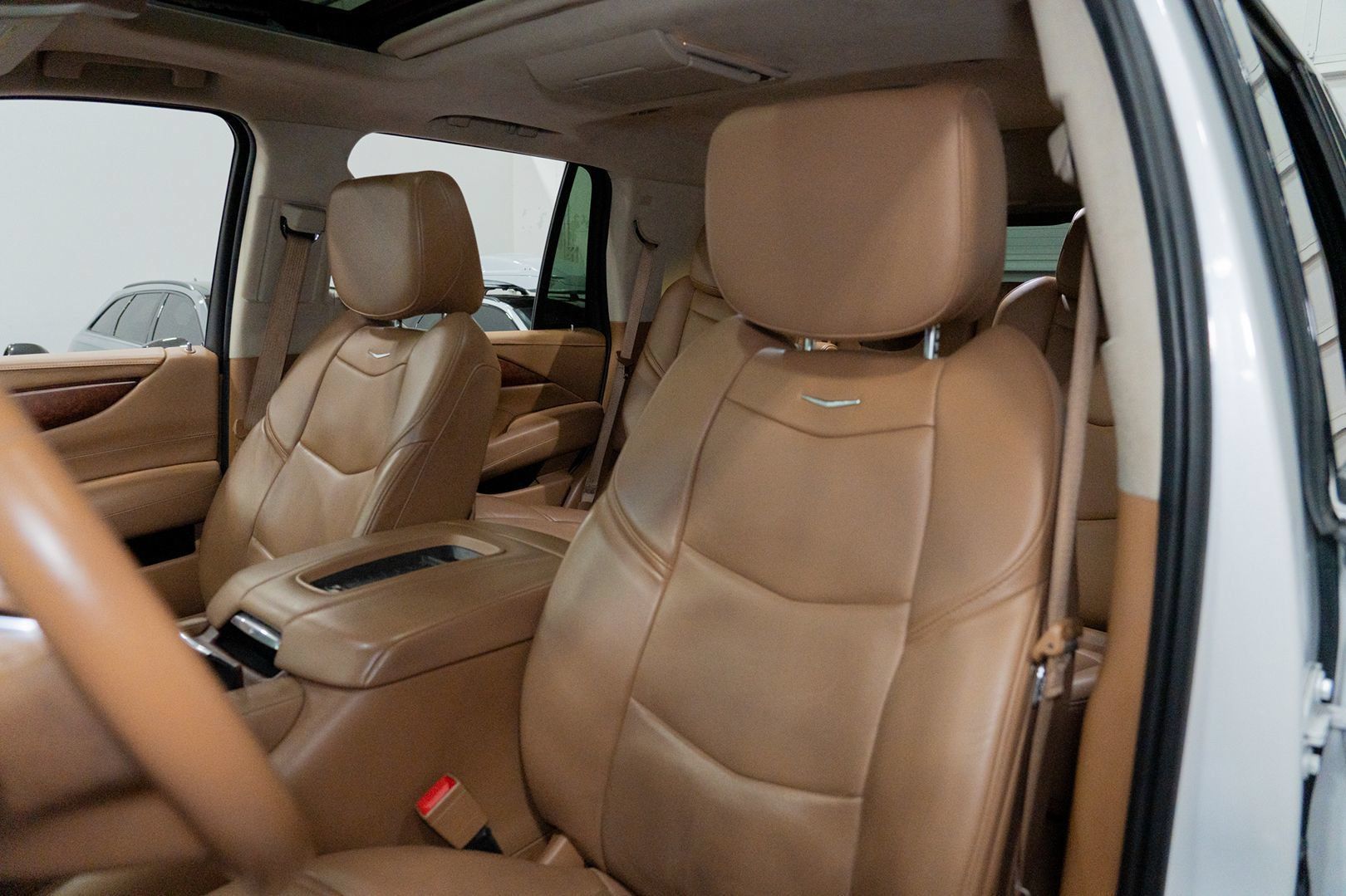 Used 2016 Cadillac Escalade Platinum AWD/4WD image 22