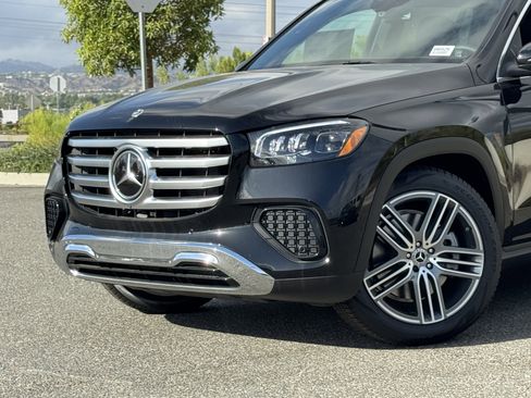 New 2025 Mercedes-Benz GLS 450 4MATIC image 3