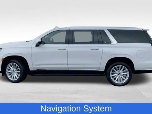 Used 2023 Cadillac Escalade ESV Luxury AWD/4WD image 5