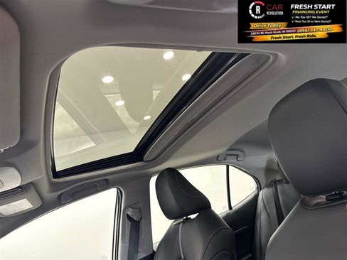 Used 2019 Toyota Camry SE w/ Convenience Package FWD image 14