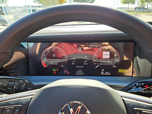 New 2026 Volkswagen Tiguan SE R-Line image 18