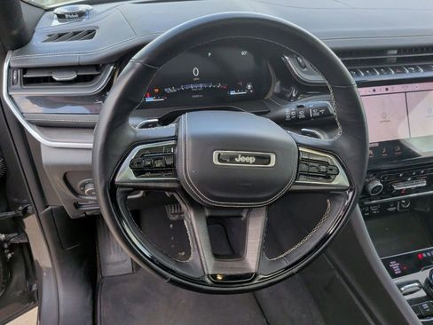 Used 2022 Jeep Grand Cherokee Overland w/ Adv Protech Group III AWD/4WD image 18