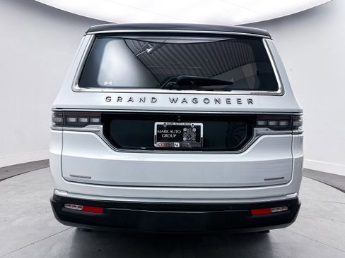 Used 2022 Jeep Grand Wagoneer Series III w/ Flexible Seating Group image 15